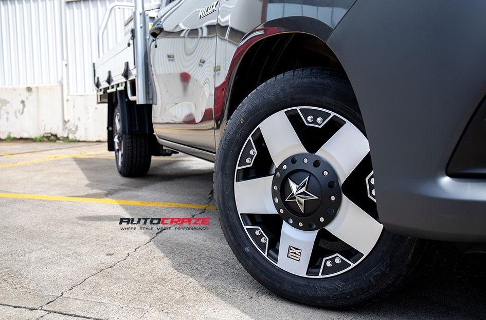 TOYOTA HILUX 4WD ROCKSTAR XD MACHINED FACE WITH BLACK WINDOW